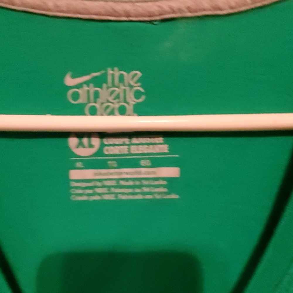Nike tee - Picture 2 of 2